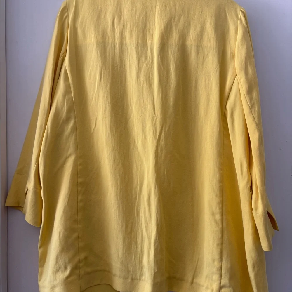 Chic Yellow Women's Blazer - Picture 2 of 5
